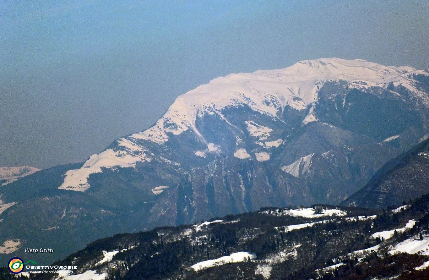 36 Zoom verso il Monte Gugliemo da poco salito.JPG